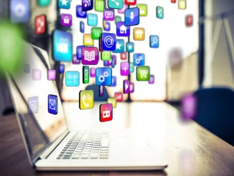 كيف تجهز تطبيقك لجيل 2026 اللي بيكره المكالمات وبيحب "الشات الذكي