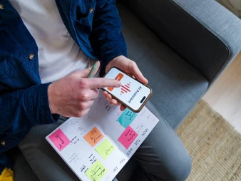 كيف تجعل تطبيقك يبيع لعميلك وهو نائم عبر أنظمة التجديد التلقائي الذكية