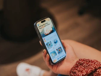 الفرق بين الشات بوت التقليدي والعميل الرقمي الذي ينهي عمليات الشراء نيابة عن المستخدم